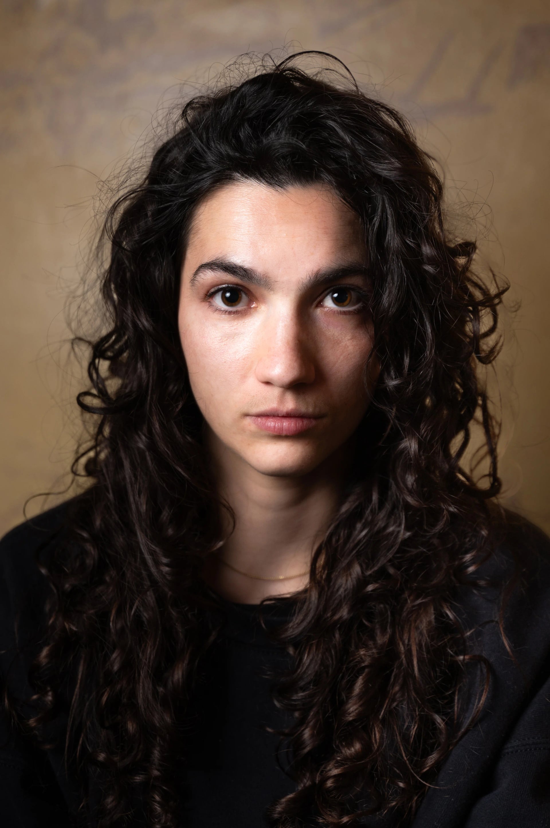 Mona Zarreh Hoshyari Khah — © Lili Cirksena